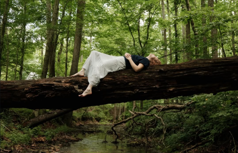 Mia Van De Loo – Upstream
